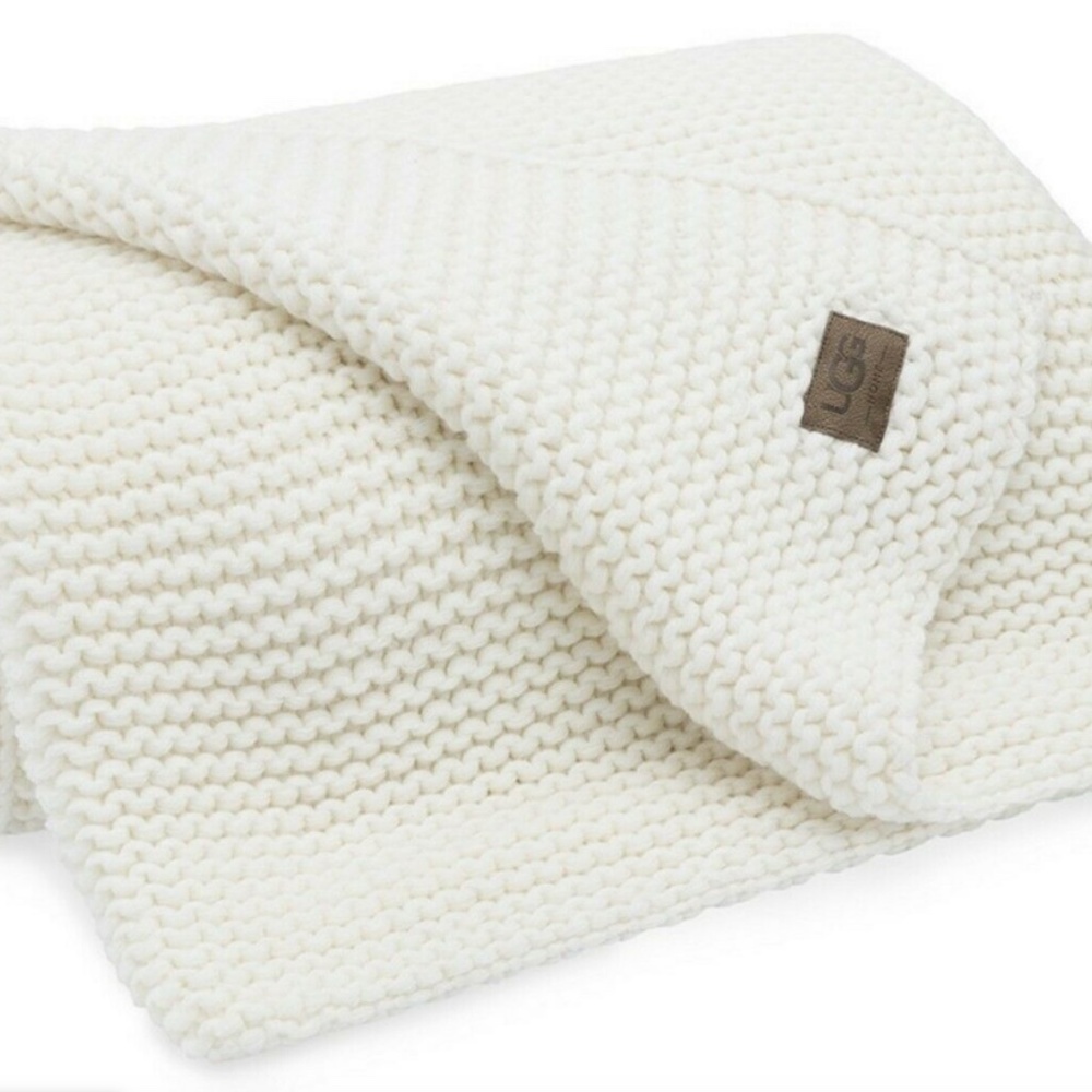 NWT UGG Snow Creek Throw 50" x 70" Cream RARE FIND! Discontinued VHTF!